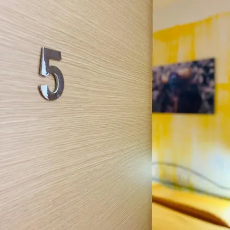 Gallery And Restaurant Szálloda