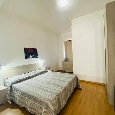 Gallery And Restaurant Hotel *