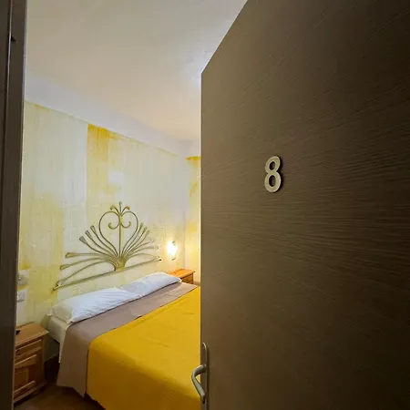 Hotel Gallery And Restaurant *