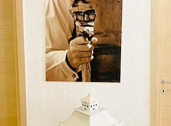 Gallery And Restaurant *