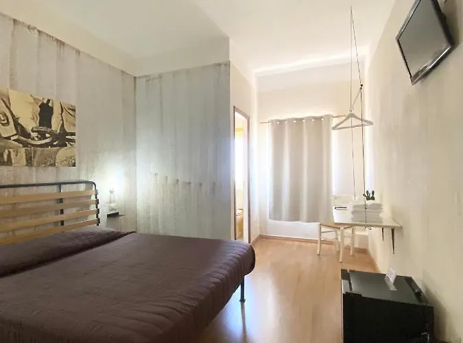 Gallery And Restaurant Hotel