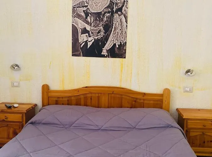 Gallery And Restaurant *