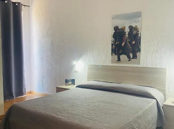 Gallery And Restaurant Hotel *