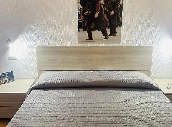 Gallery And Restaurant Hotel