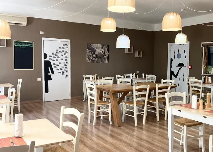 Gallery And Restaurant