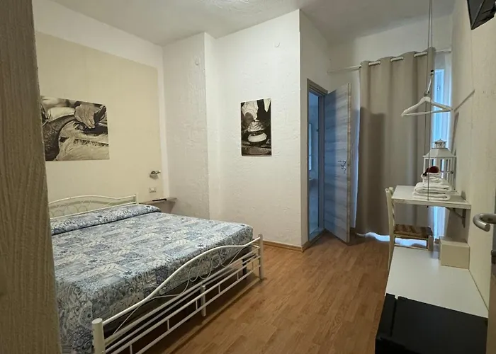 Gallery And Restaurant *